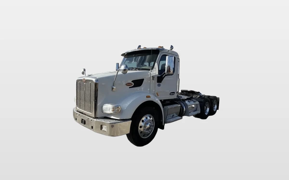 2020 Peterbilt 567 — photo 1
