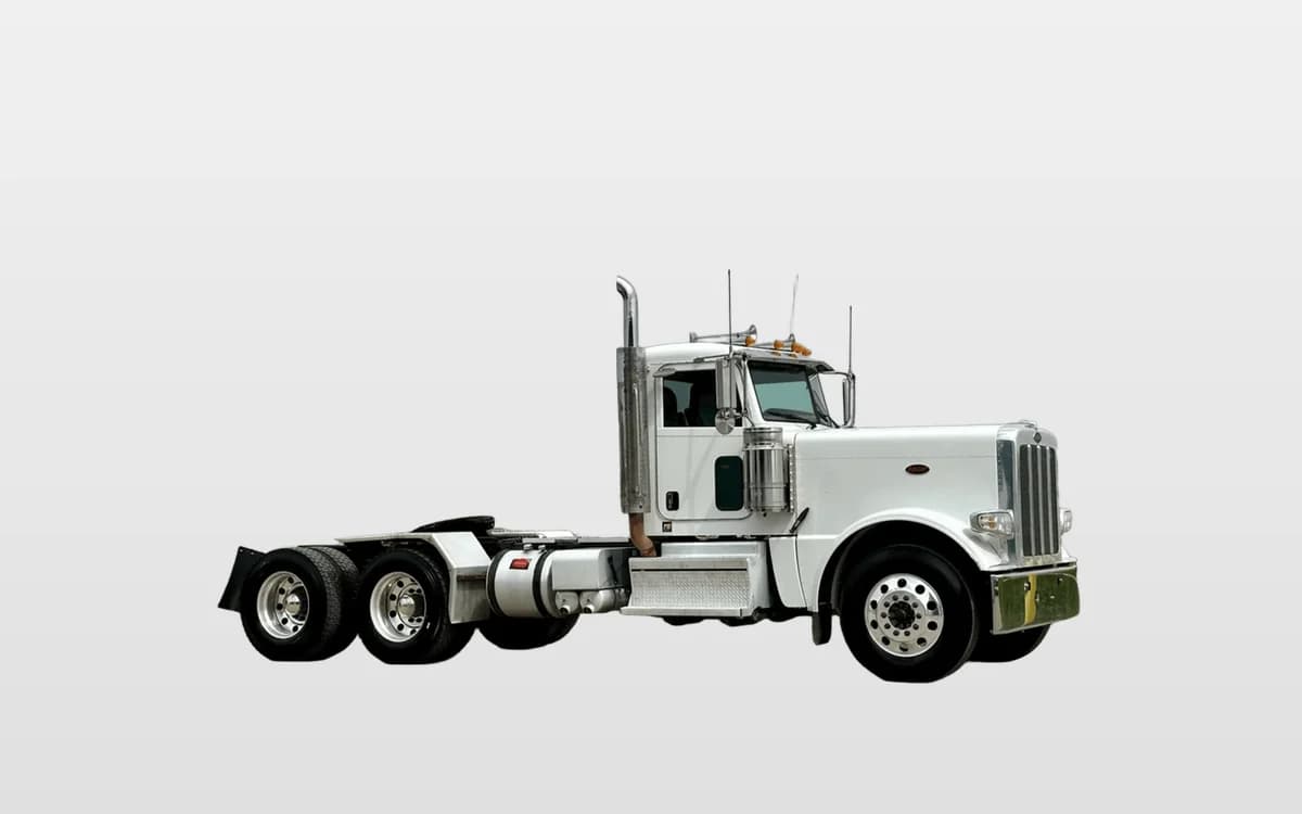 2020 Peterbilt 389 — photo 1