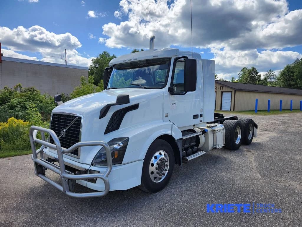 2016 Volvo VNL 860