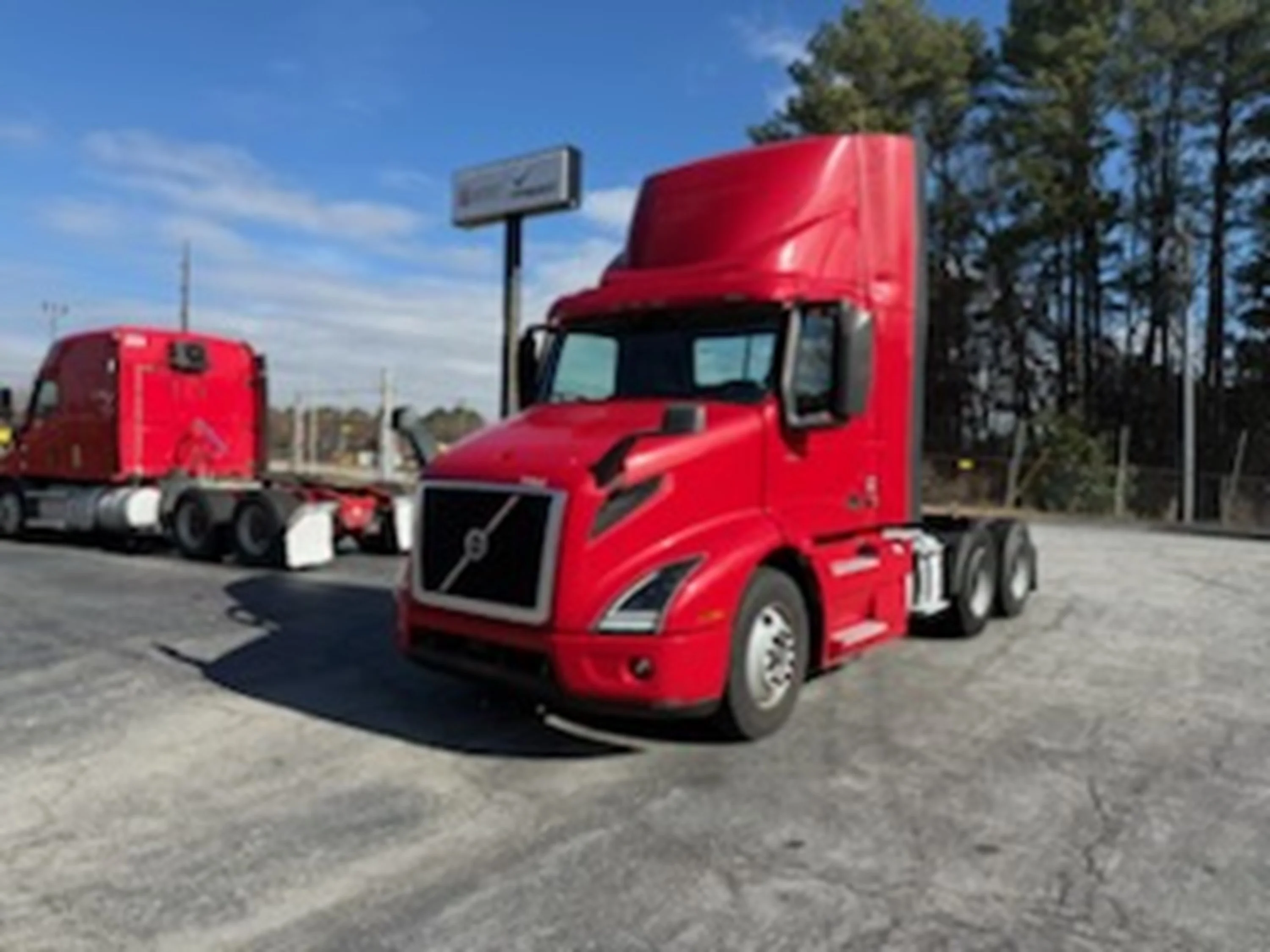2021 Volvo VNR 640