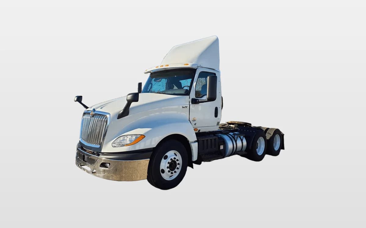 2019 International LT — photo 1