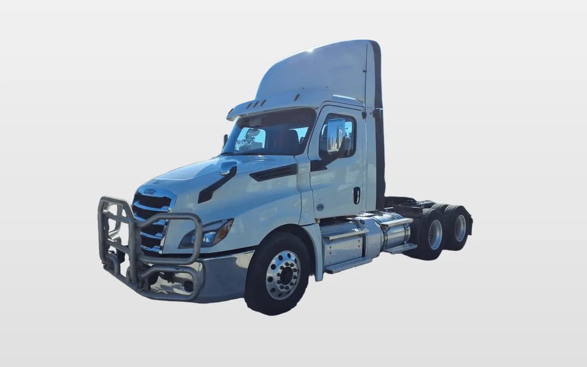 2020 Freightliner Cascadia — photo 1