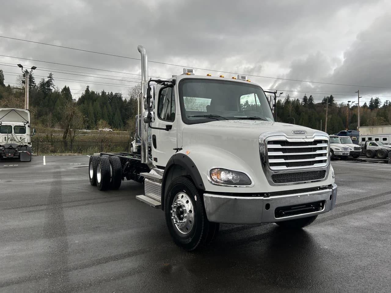 2025 Freightliner M2 112