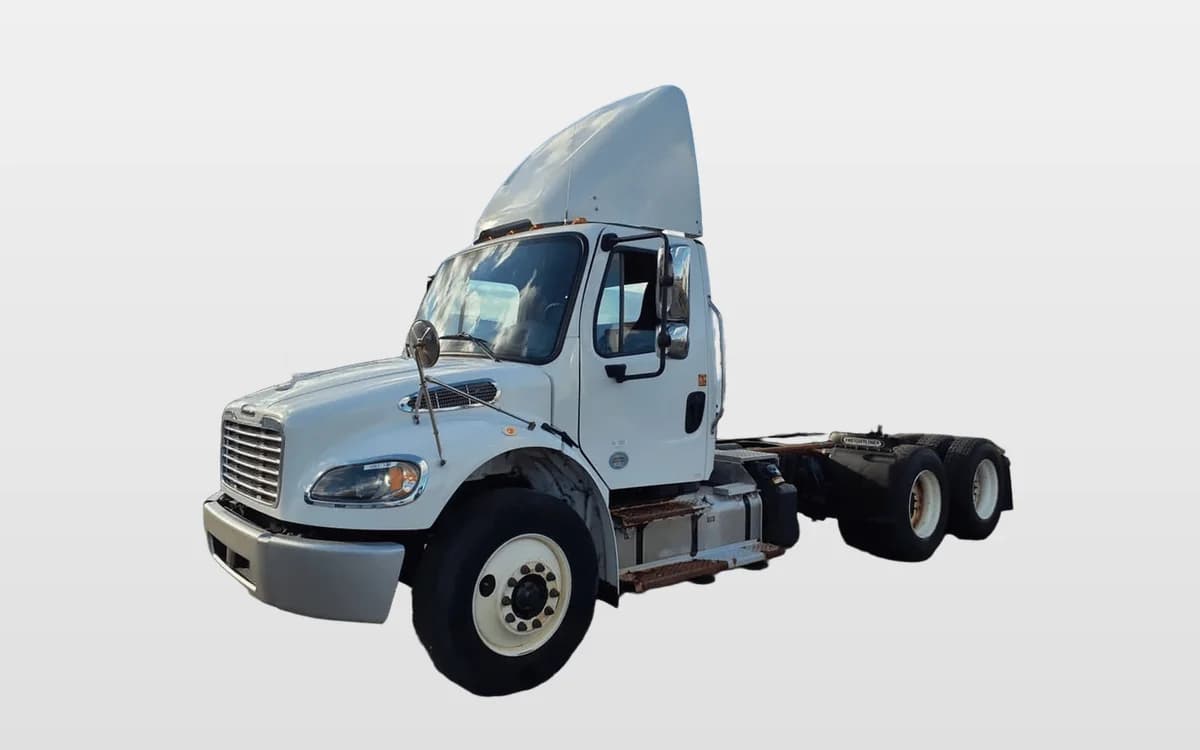2022 Freightliner M2 106 — photo 1
