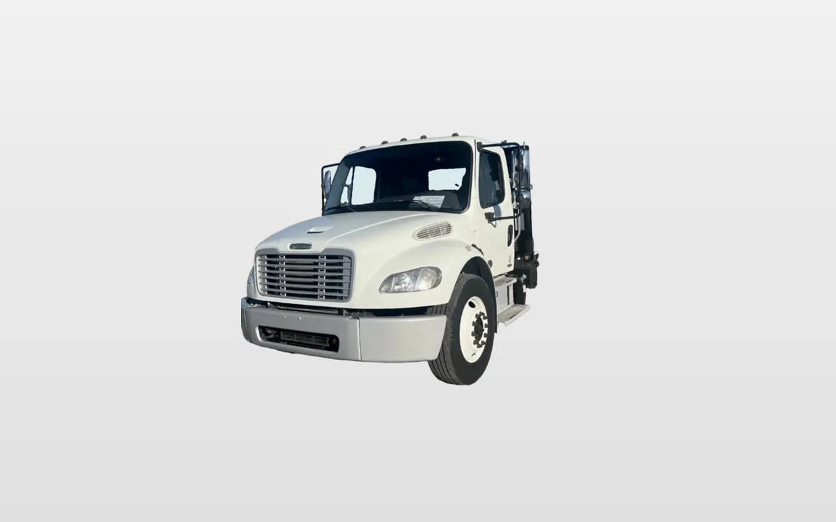 2012 Freightliner M2 106 — photo 1