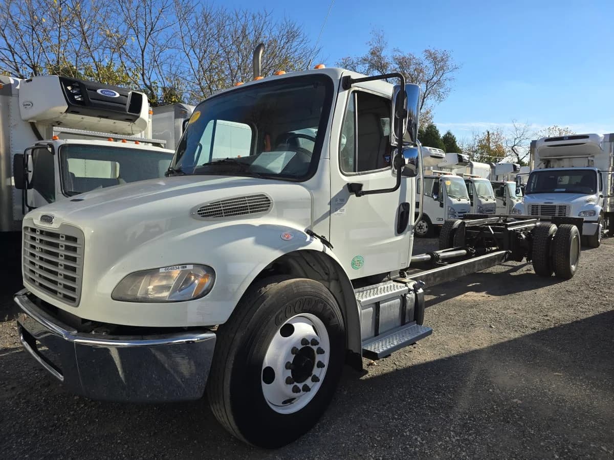 2017 Freightliner M2 106