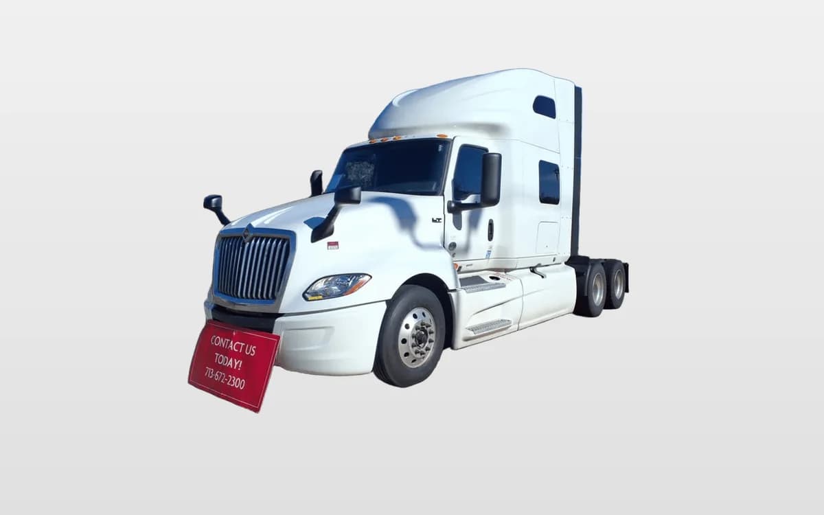 2022 International LT — photo 1