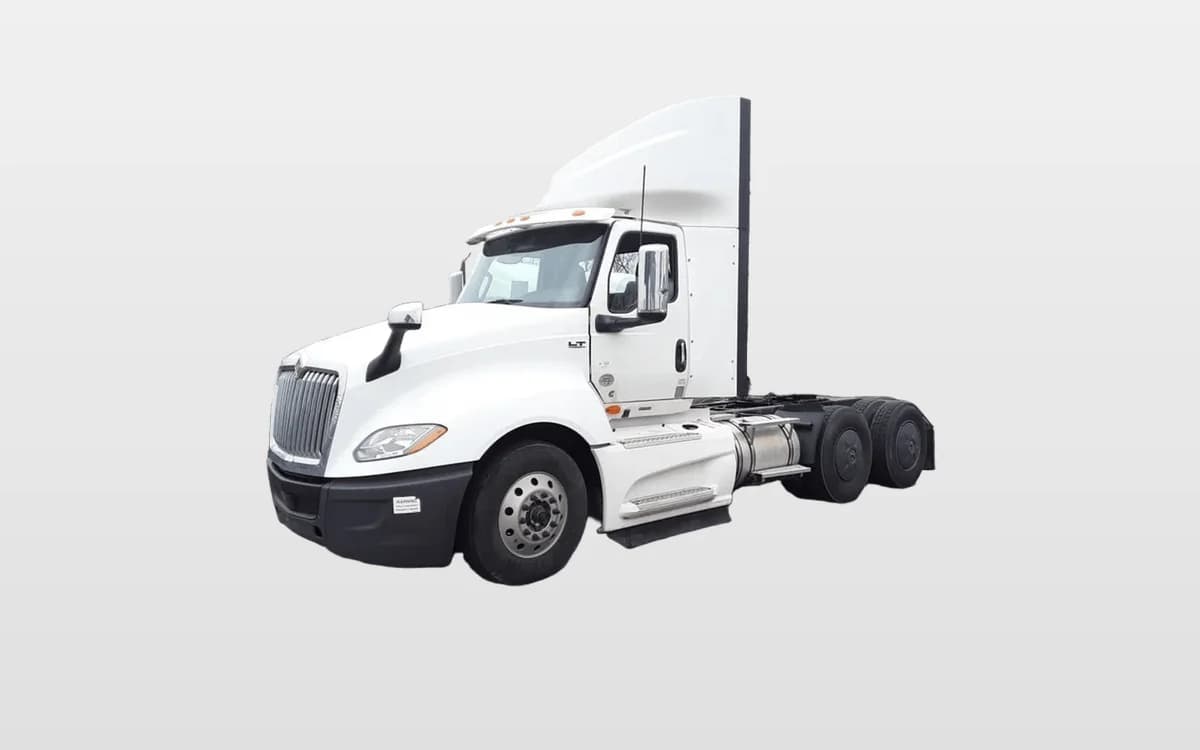 2022 International LT — photo 1