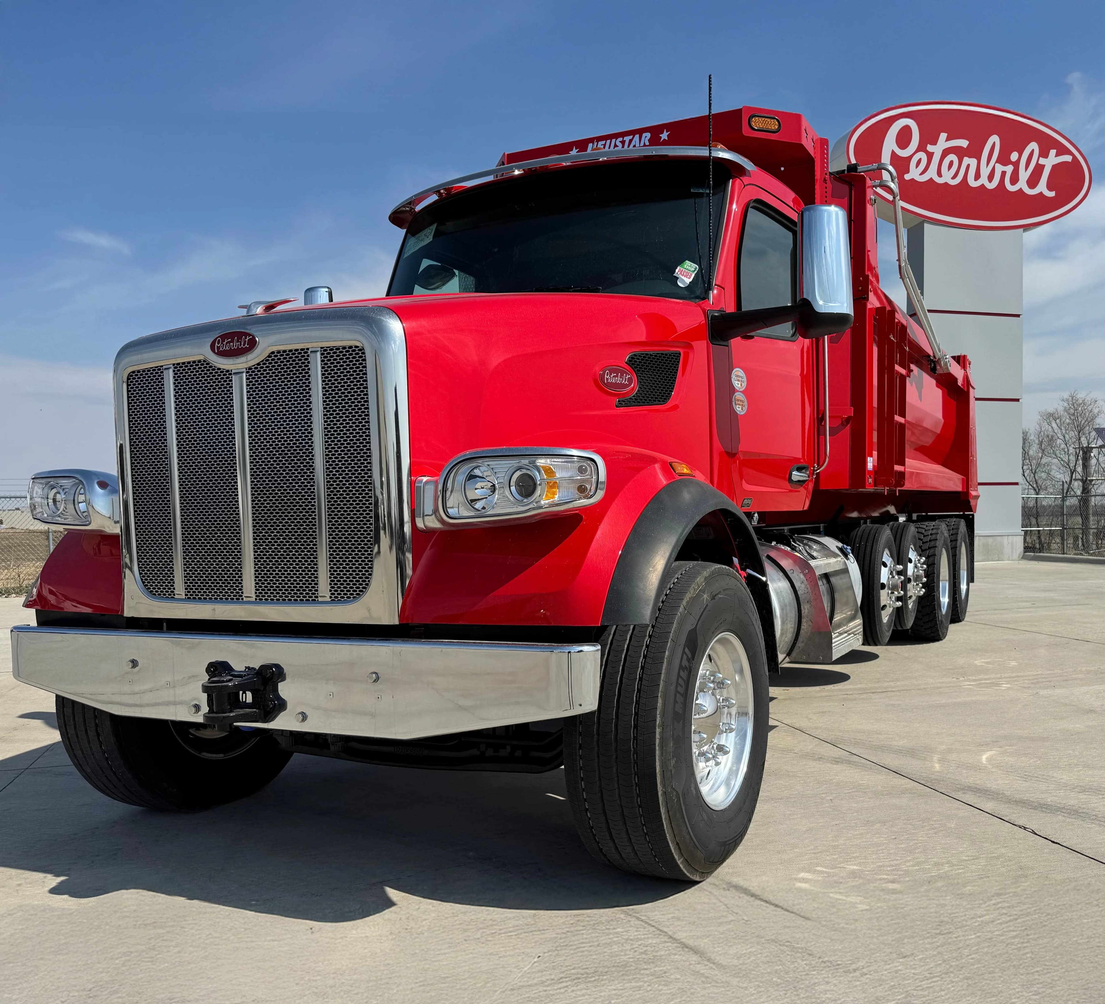 2025 Peterbilt 567