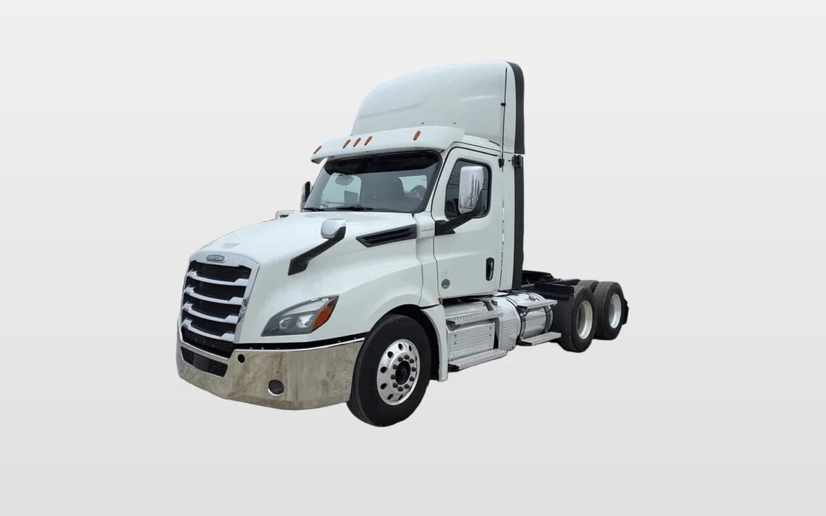 2020 Freightliner Cascadia — photo 1