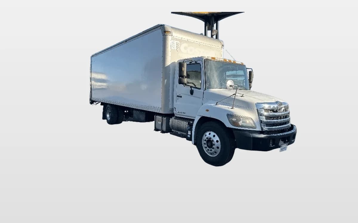 2016 Hino 338 — photo 1