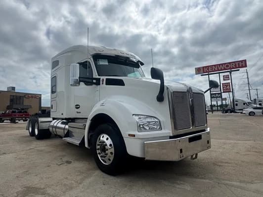 2024 Kenworth T880