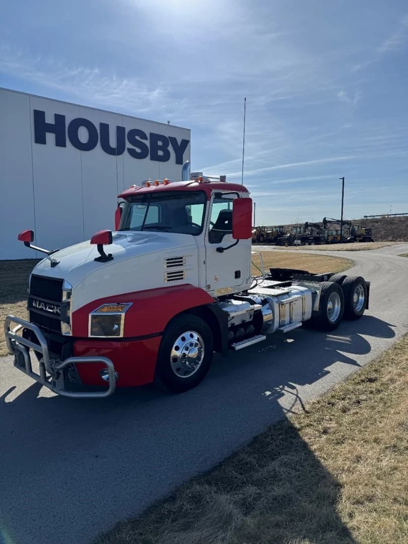 2021 Mack Anthem Daycab