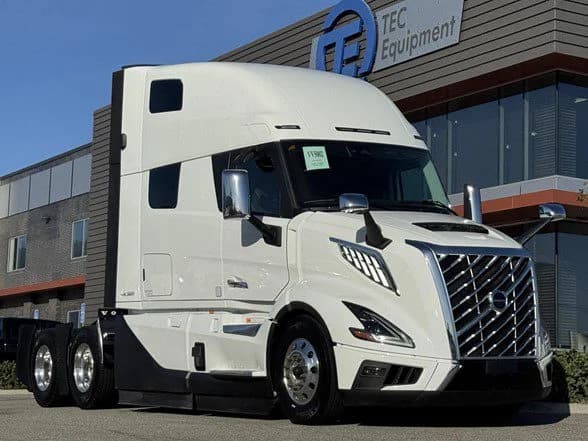 2025 Volvo VNL 860