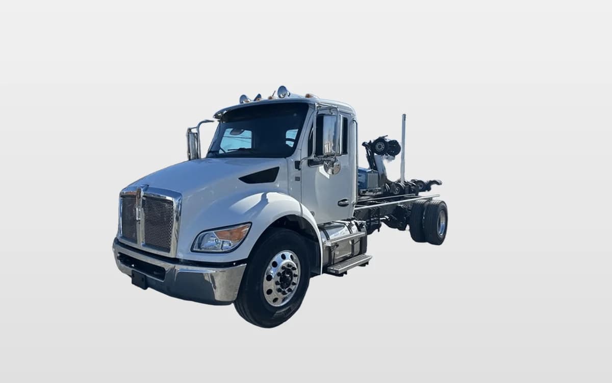 2025 Kenworth T380 — photo 1