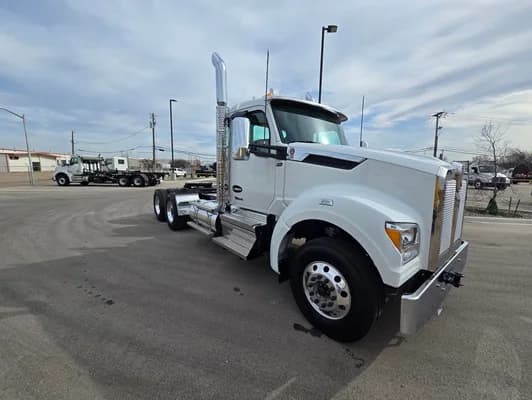 2026 Kenworth T880