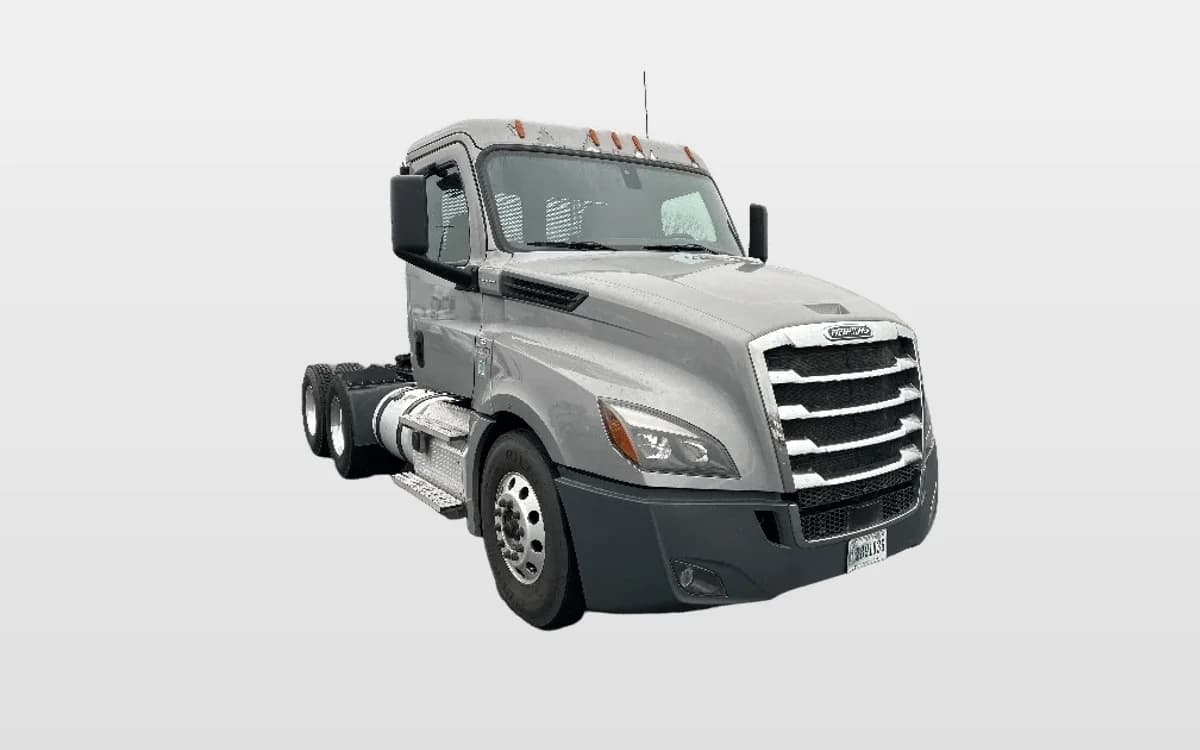 2020 Freightliner Cascadia — photo 1