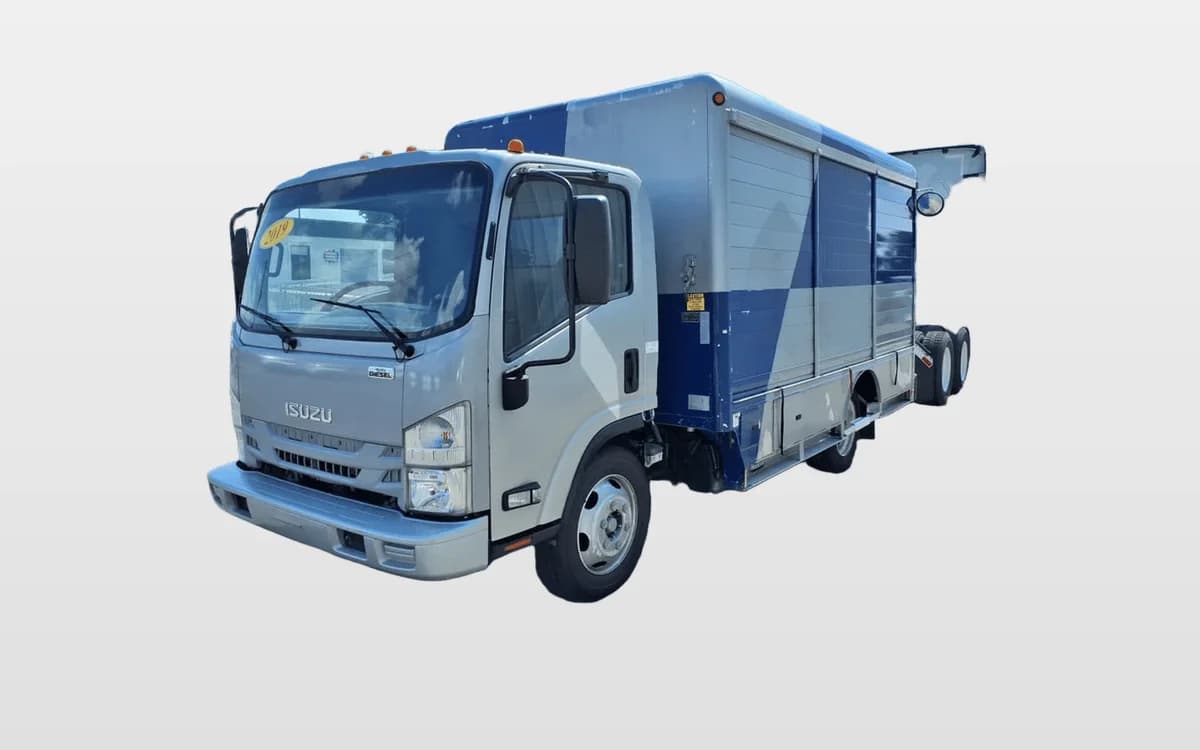 2019 Isuzu NRR — photo 1