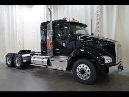 2027 Kenworth T880