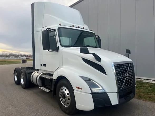 2023 Volvo VNL 860