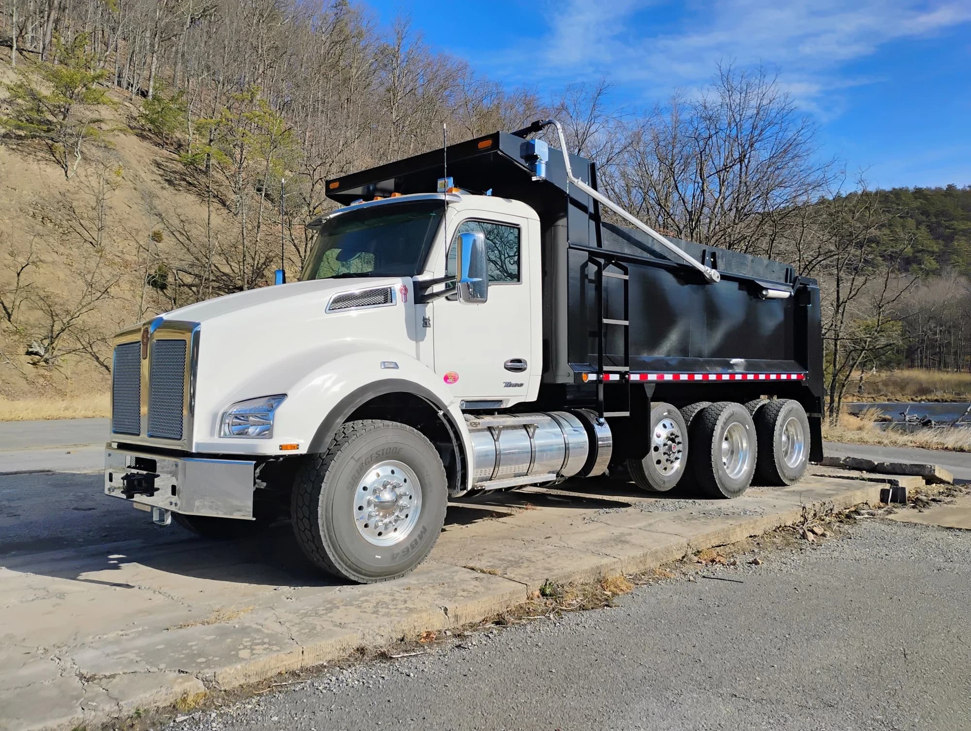 2024 Kenworth T880