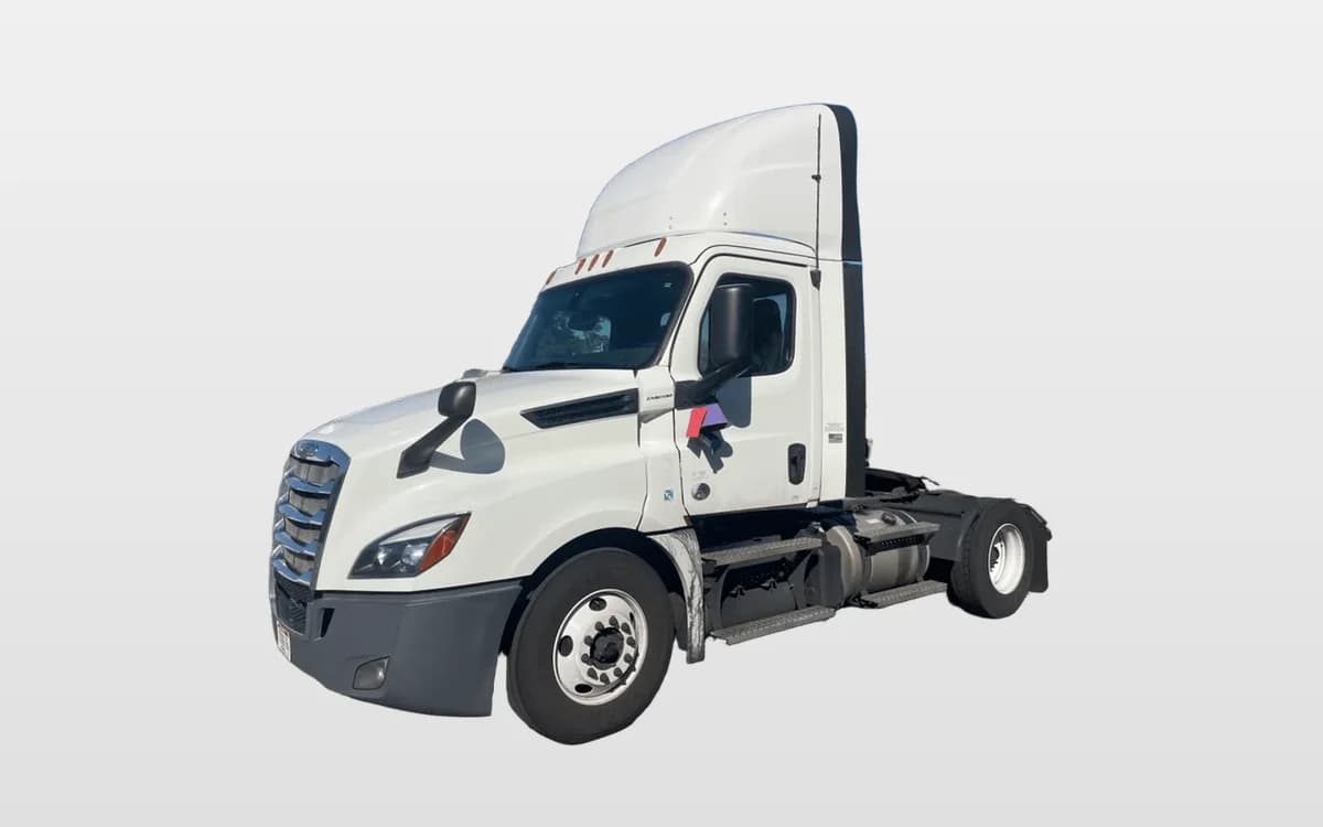 2020 Freightliner Cascadia — photo 1