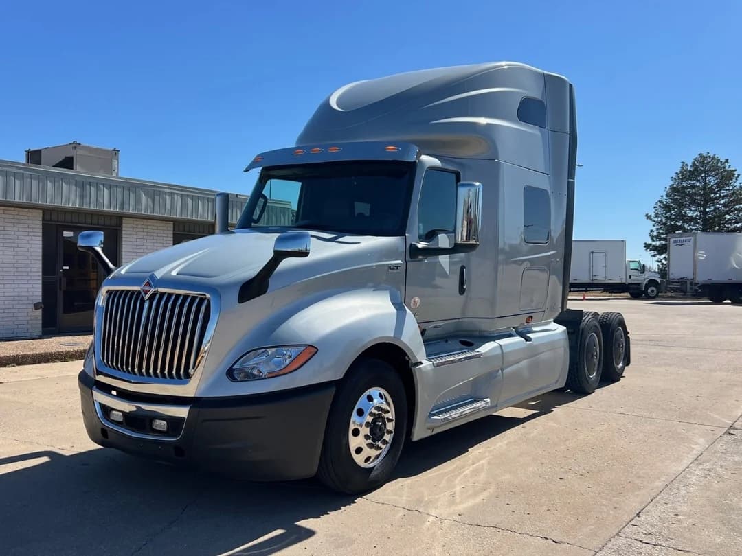 2023 International LT