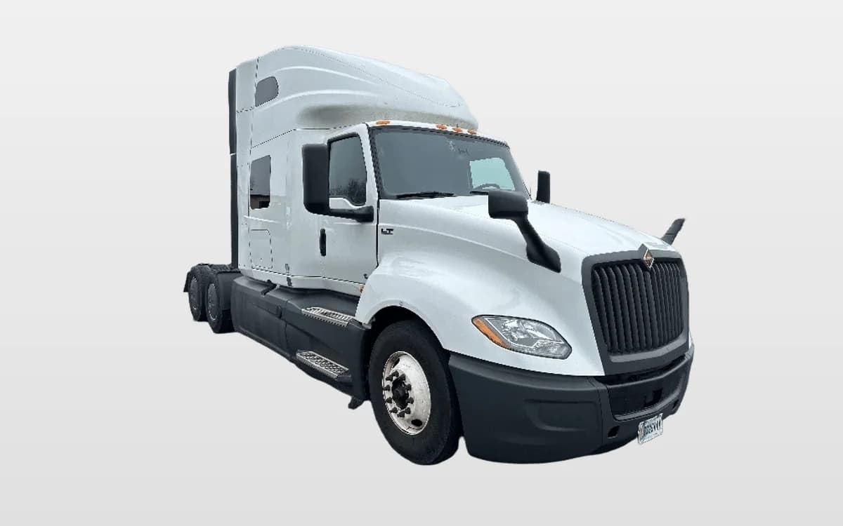 2023 International LT — photo 1