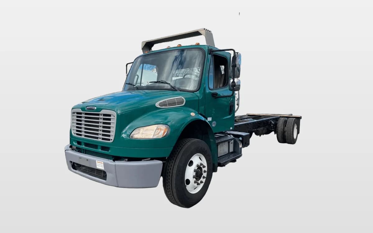 2020 Freightliner M2 106 — photo 1