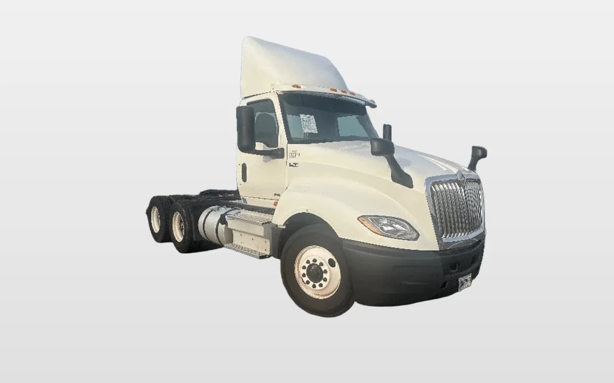 2019 International LT — photo 1