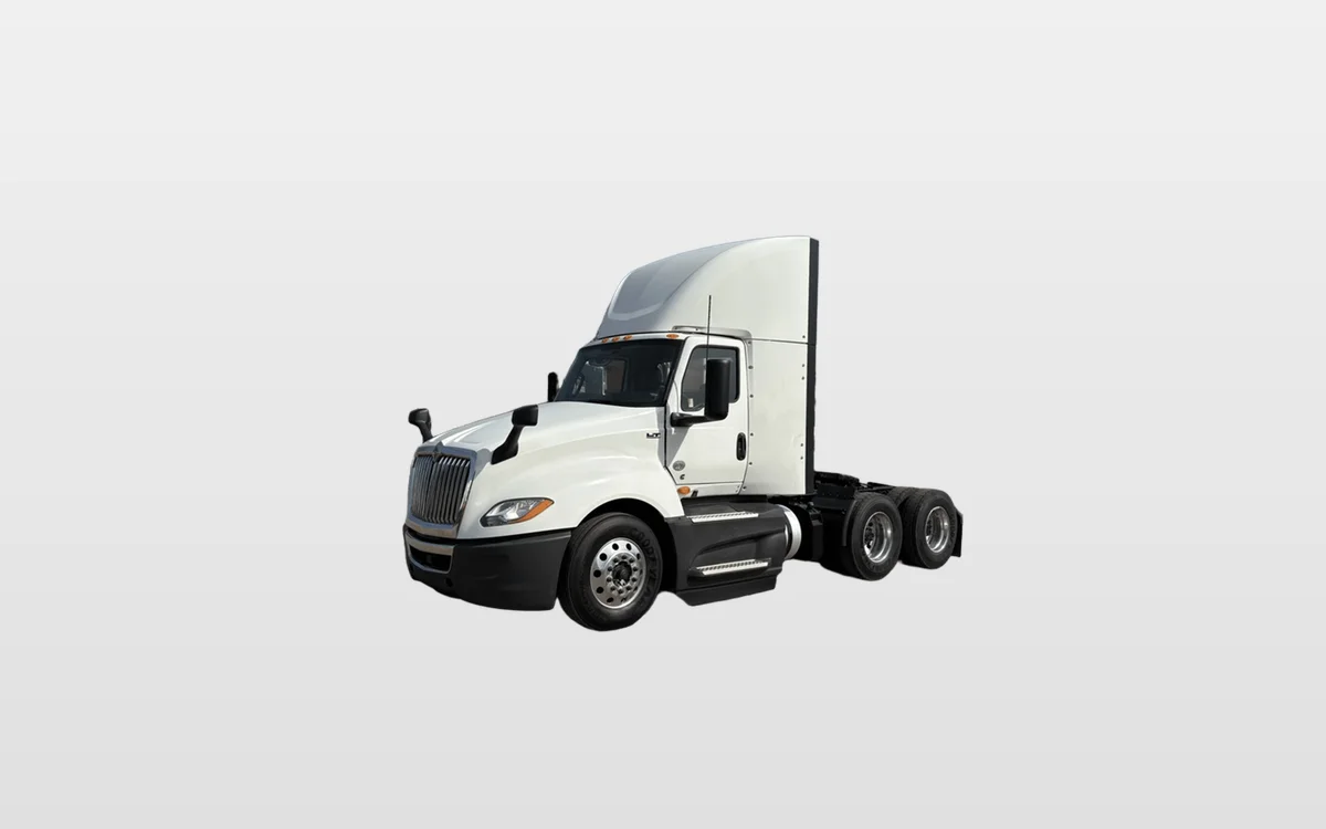 2021 International LT — photo 1