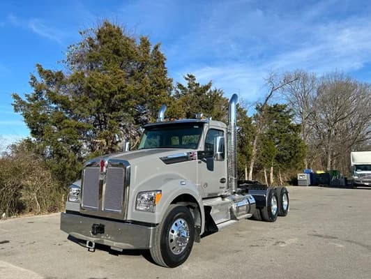 2026 Kenworth T880