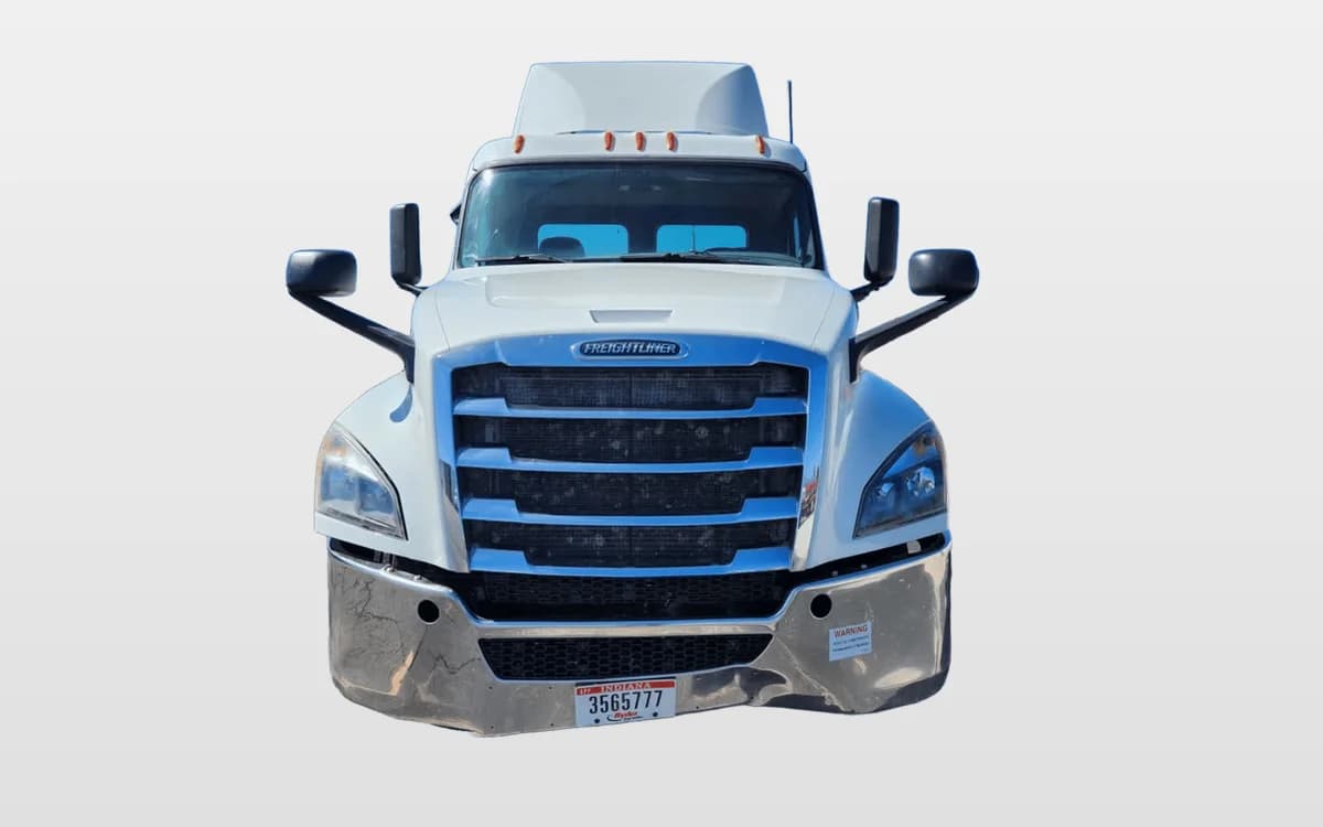 2020 Freightliner Cascadia — photo 1