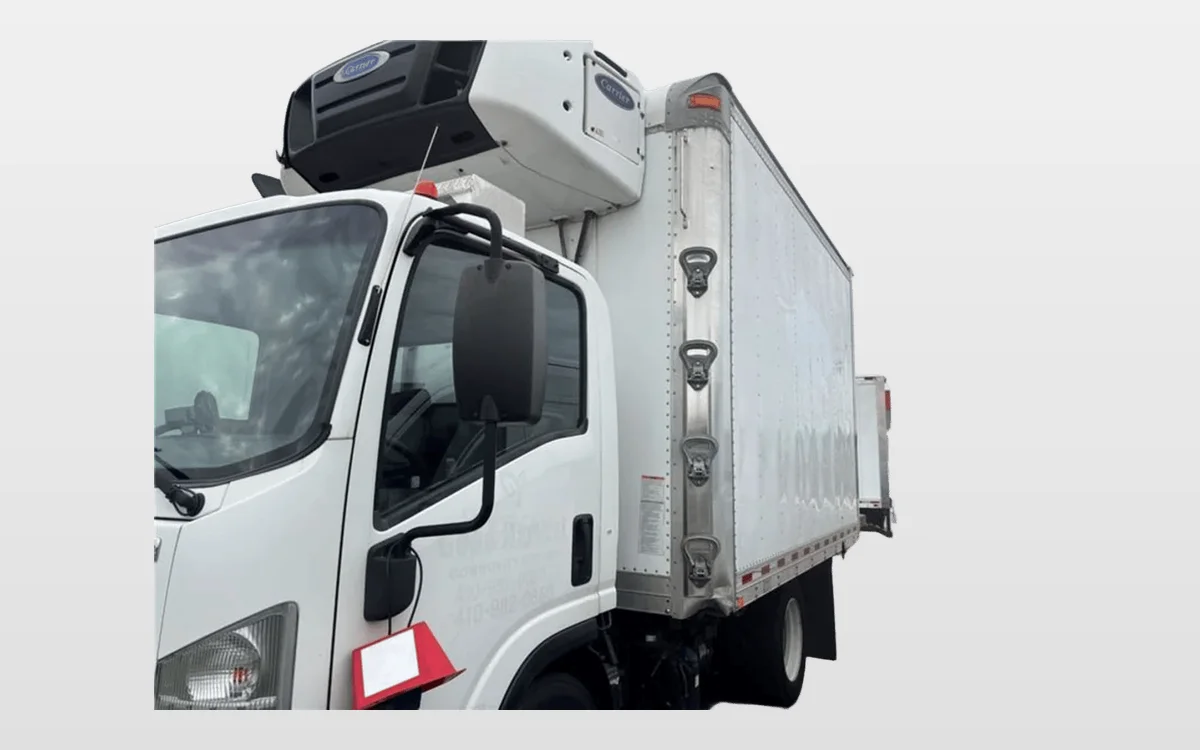 2017 Isuzu NPR — photo 1