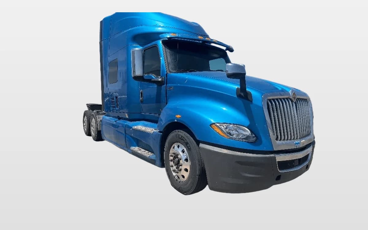 2020 International LT — photo 1