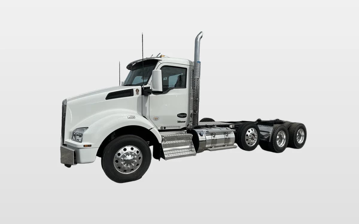 2025 Kenworth T880 — photo 1