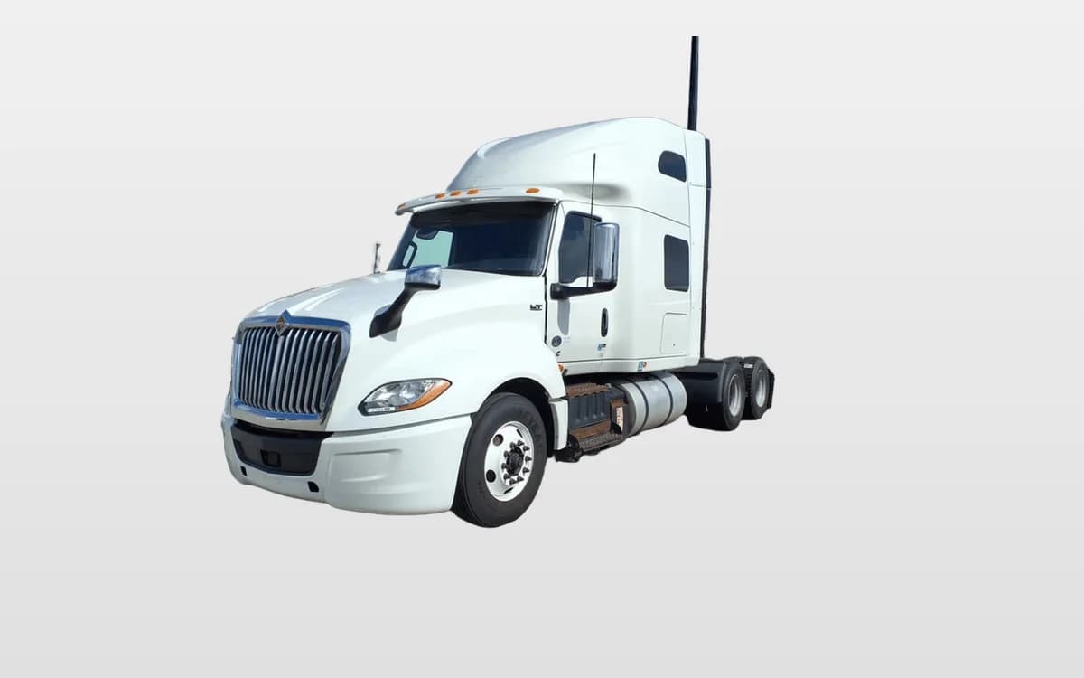 2019 International LT — photo 1