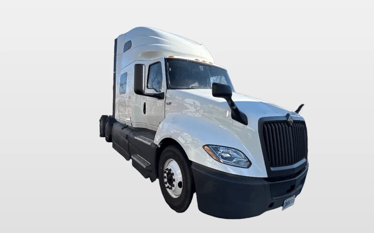 2023 International LT — photo 1