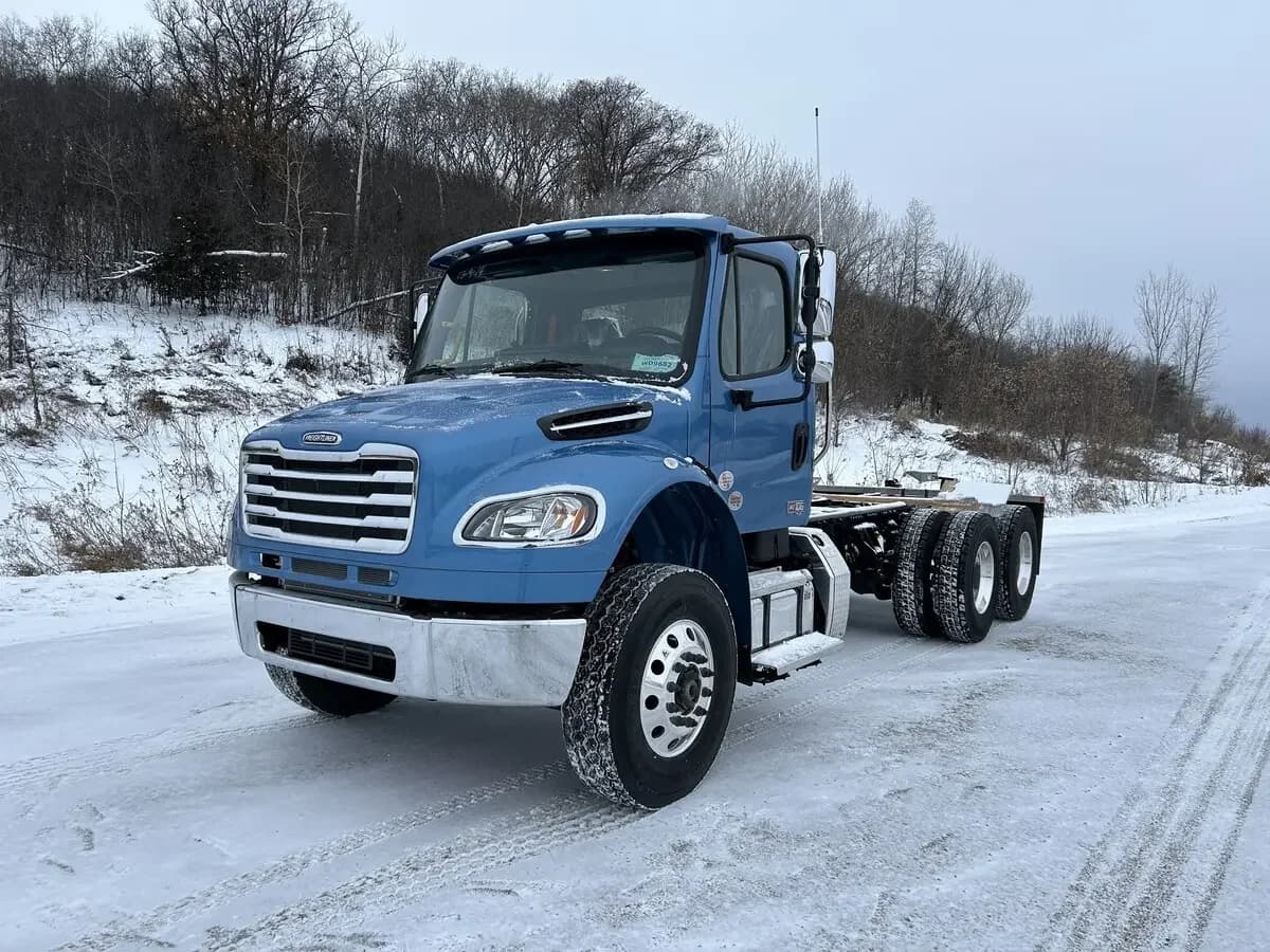 2025 Freightliner M2 106