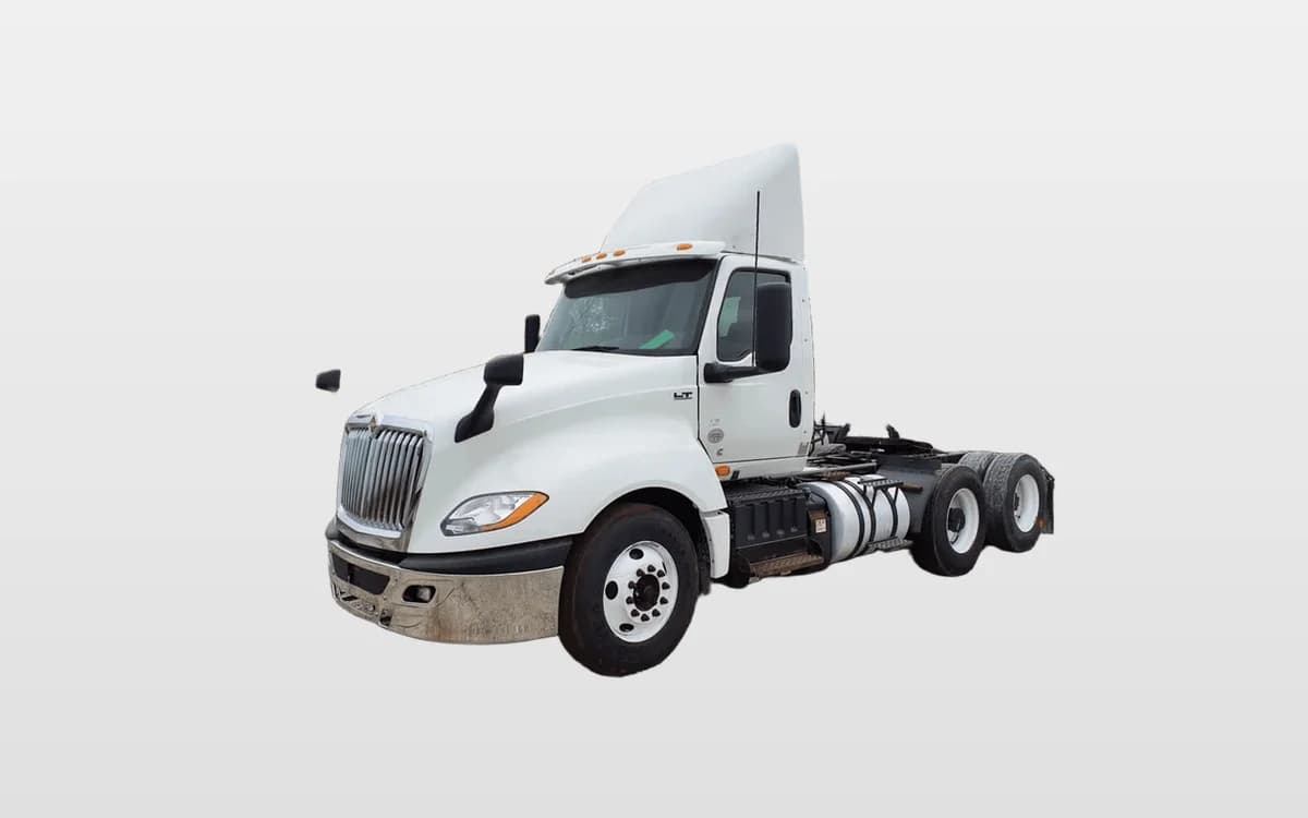 2019 International LT — photo 1