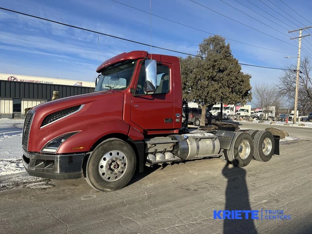 2020 Volvo VNL 300