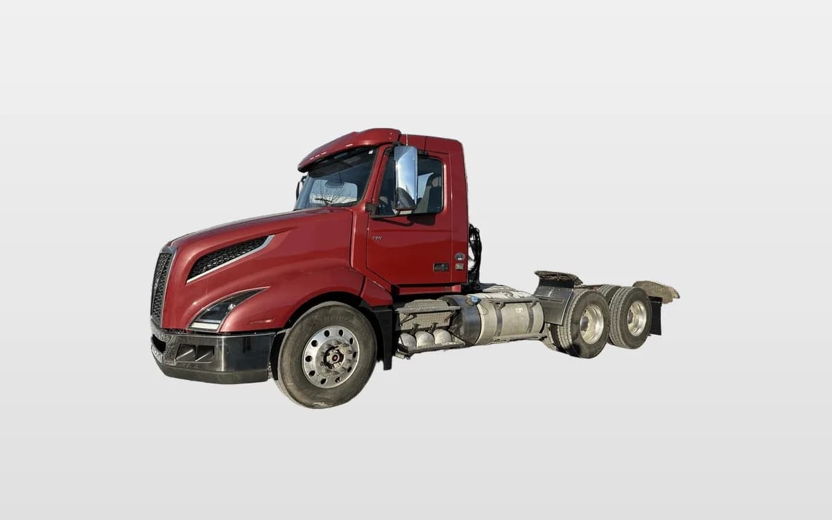 2020 Volvo VNL 300 — photo 1
