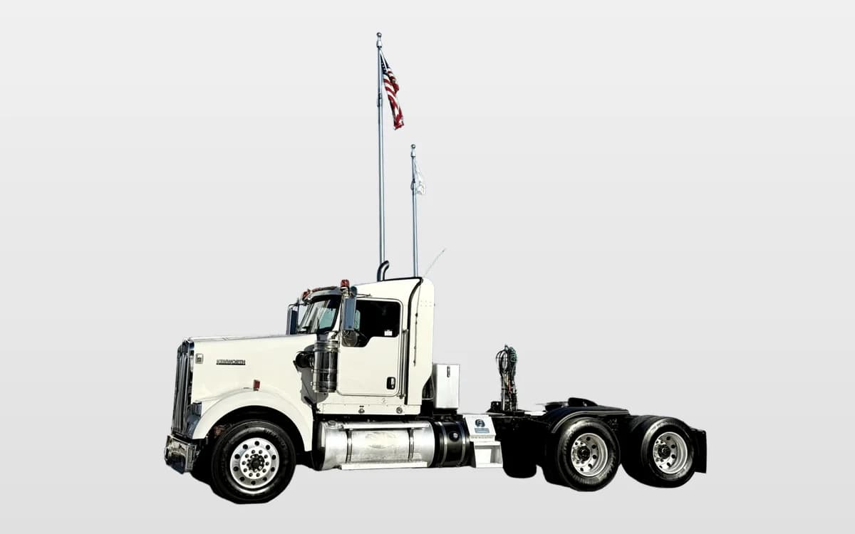 2020 Kenworth W900 — photo 1