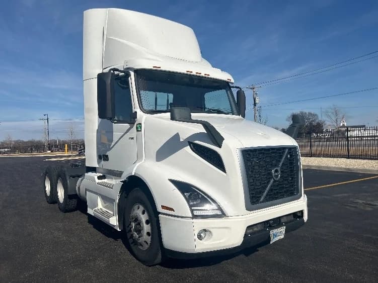 2021 Volvo VNR 640