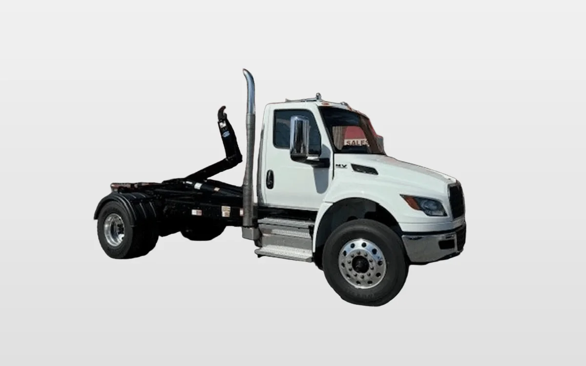 2025 International MV — photo 1