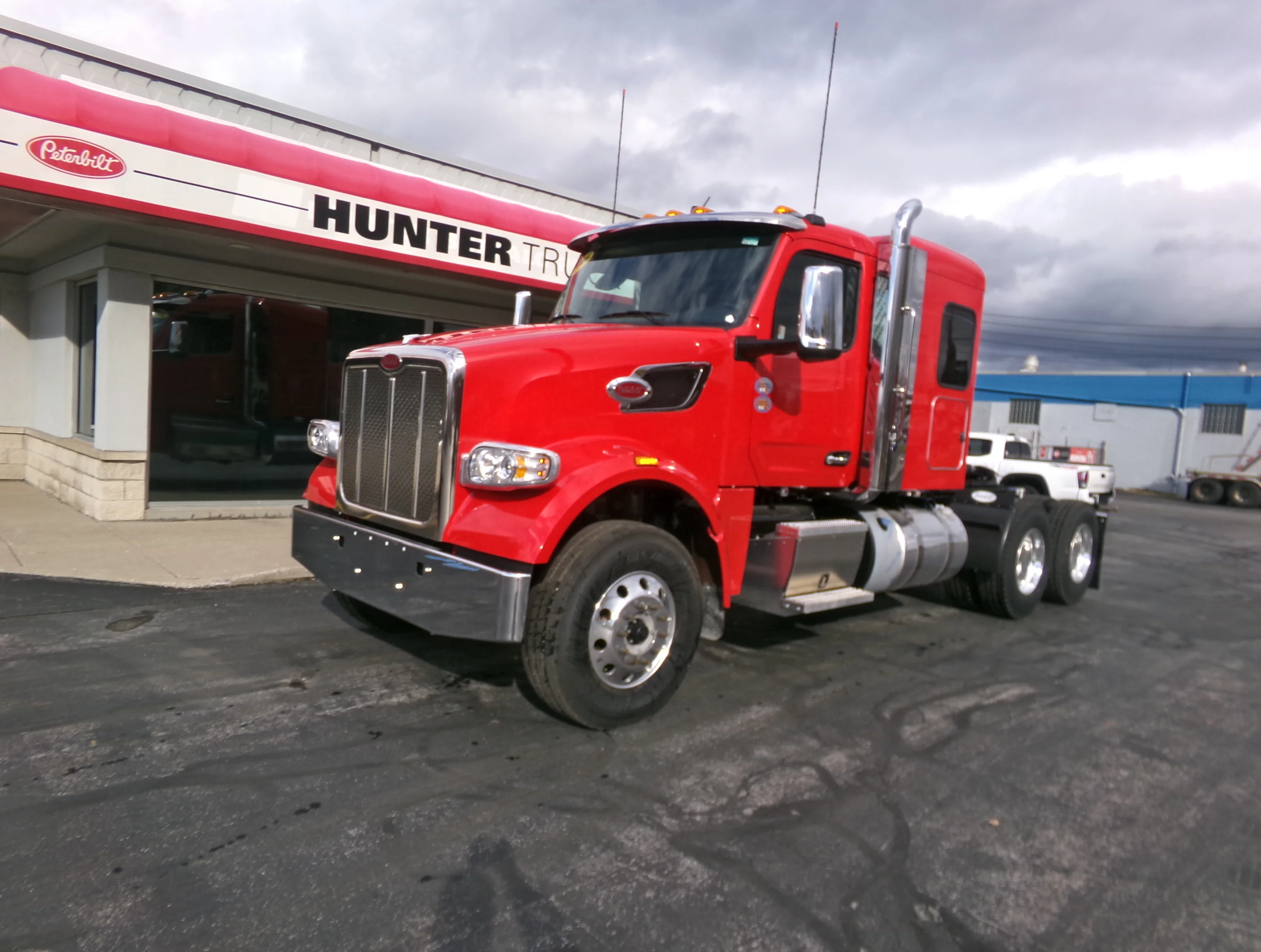 2025 Peterbilt 567