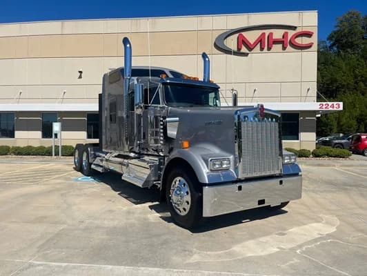 2026 Kenworth W900