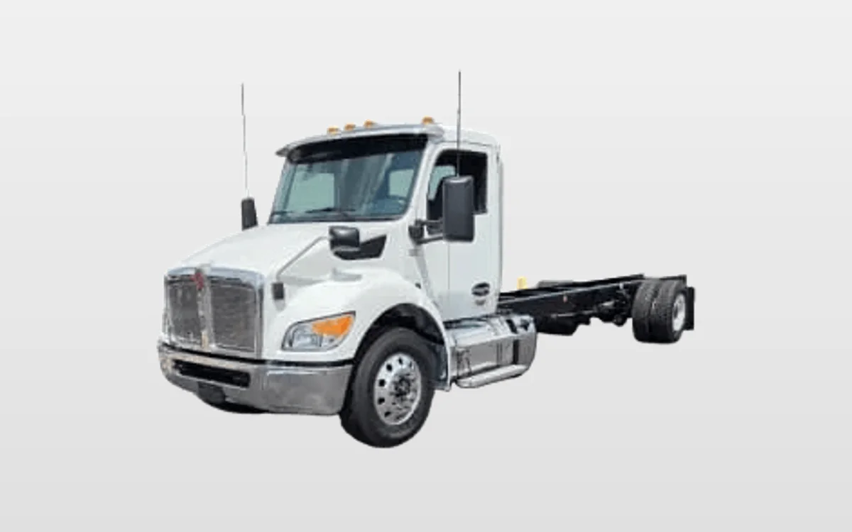 2025 Kenworth T280 — photo 1