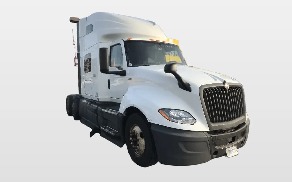 2023 International LT — photo 1