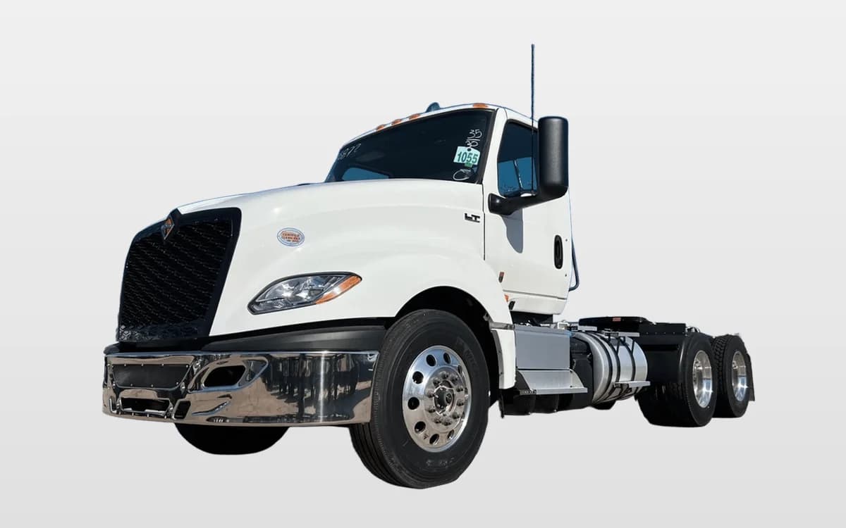 2026 International LT — photo 1